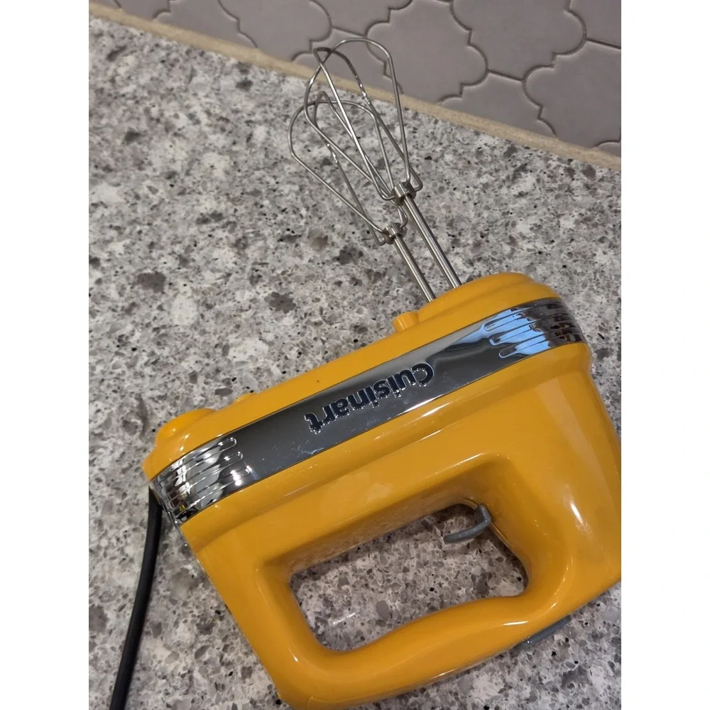 Cuisinart Discontinued Power Advantage 5 Speed Hand MixerHM-50 Yellow Tangerine